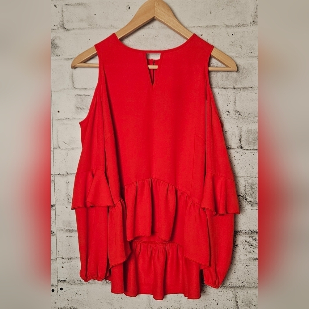 NWT Nora New York Red Cold Shoulder Ruffle Blouse Womens Medium